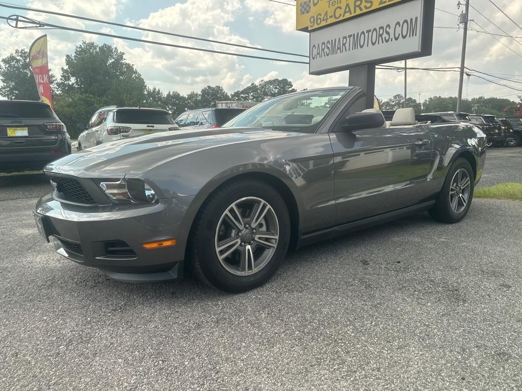 Ford Mustang V6 Convertible 2011