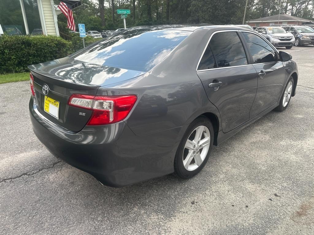 Toyota Camry photo 5