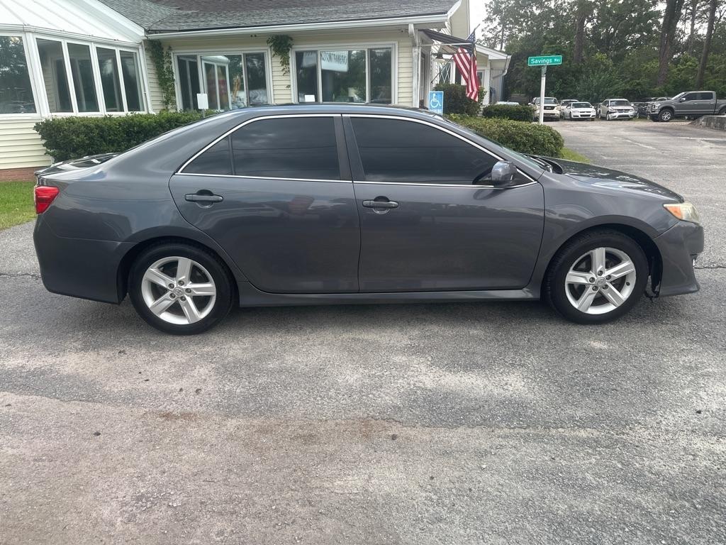 Toyota Camry photo 6