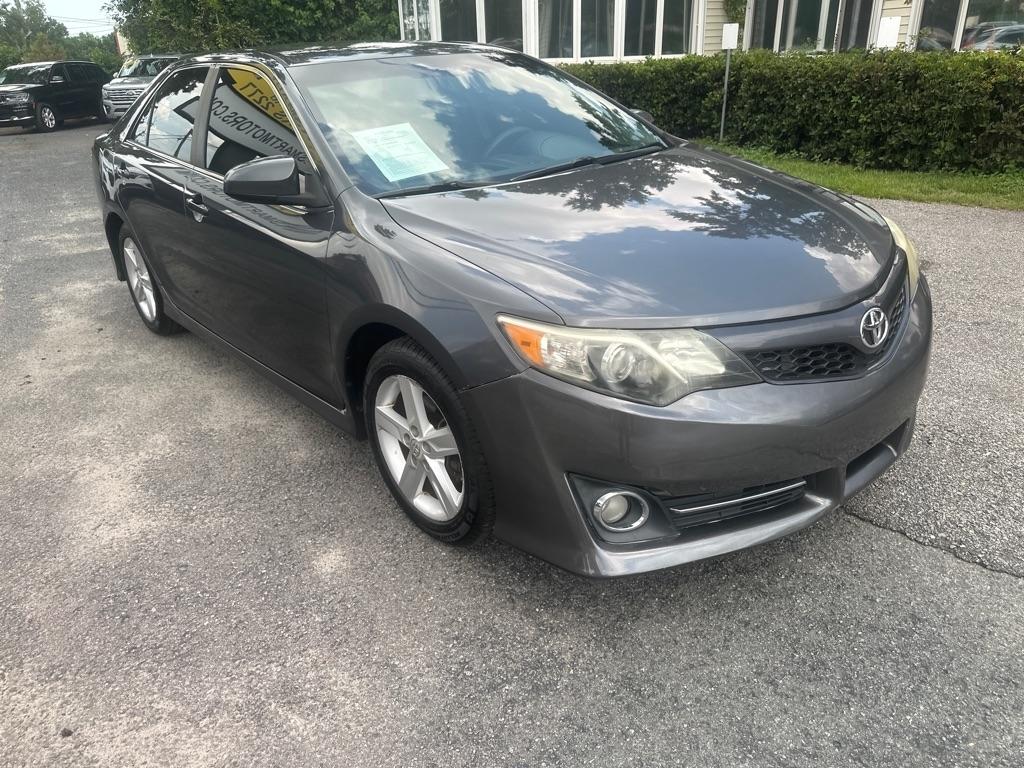 Toyota Camry photo 7