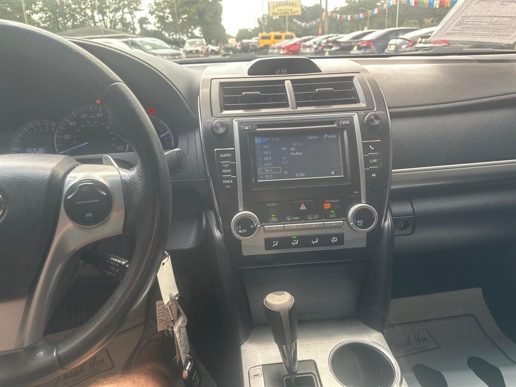 Toyota Camry photo 10