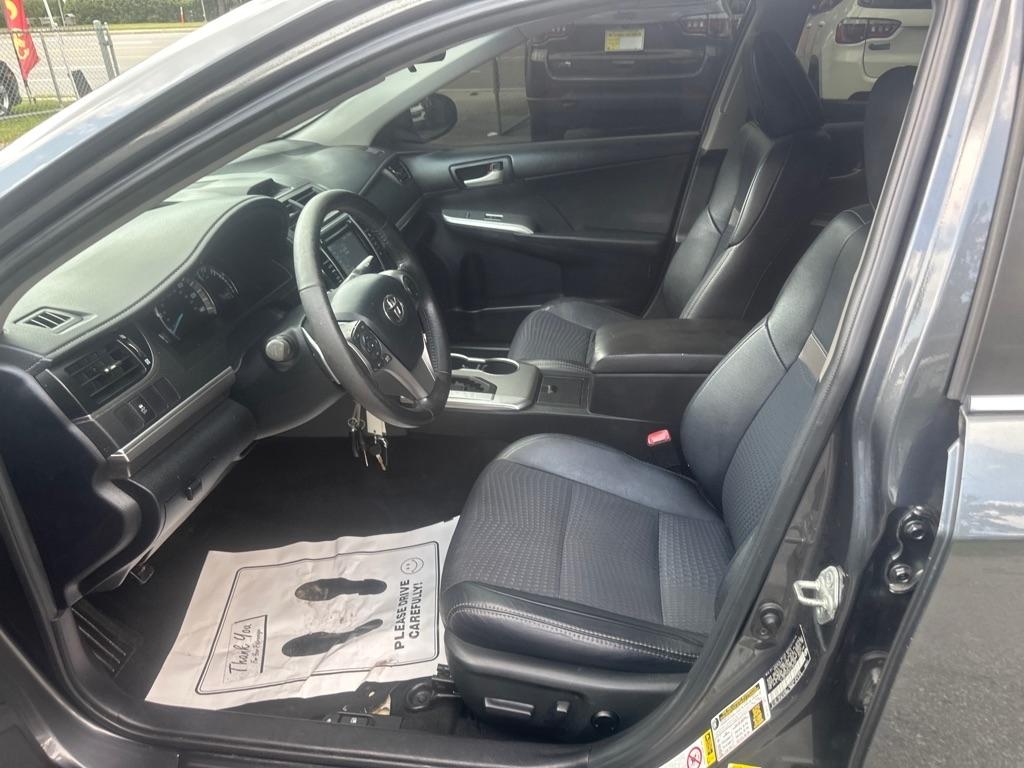 Toyota Camry photo 11