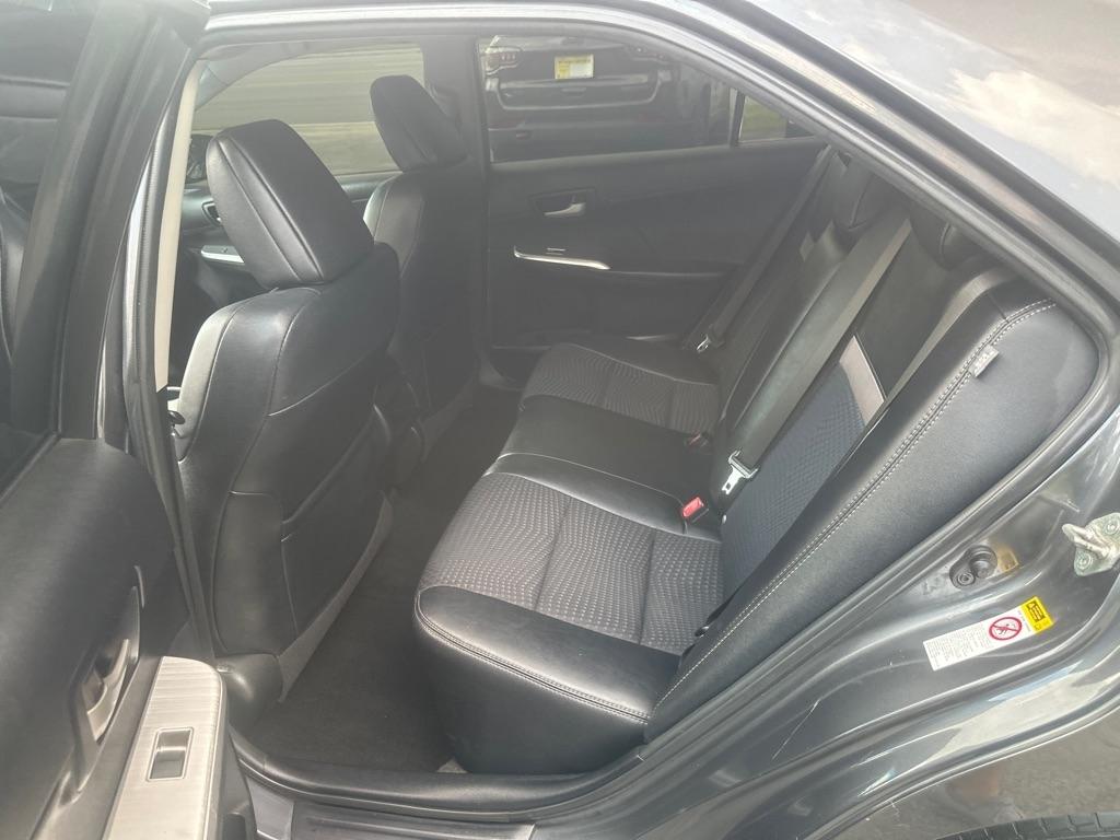Toyota Camry photo 12