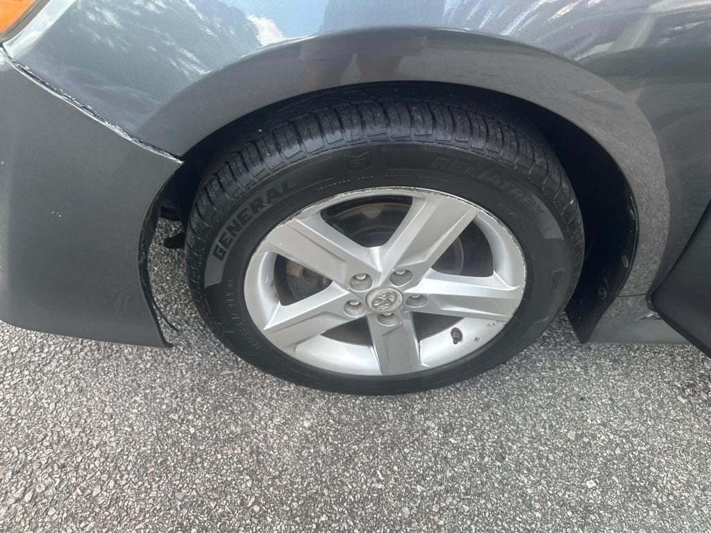 Toyota Camry photo 17