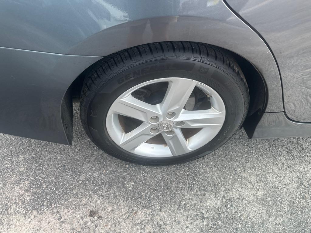Toyota Camry photo 19