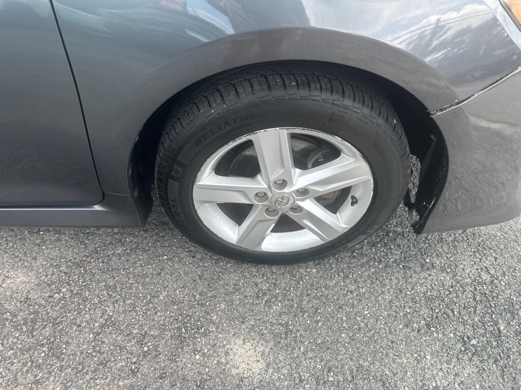 Toyota Camry photo 20