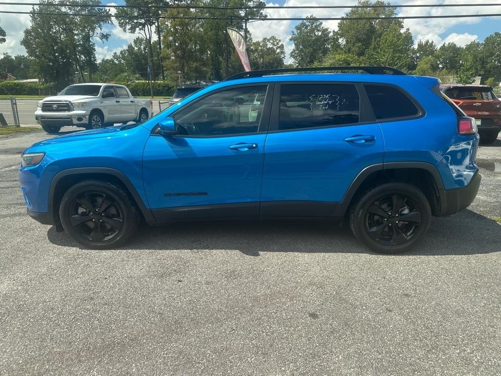 Jeep Cherokee photo 2