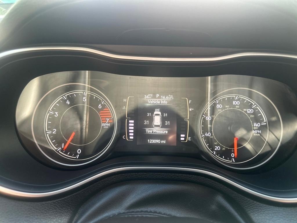 Jeep Cherokee photo 9