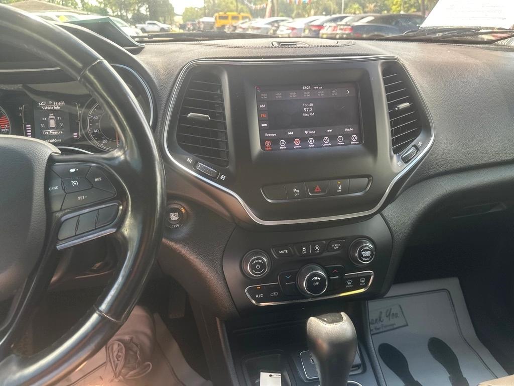 Jeep Cherokee photo 10