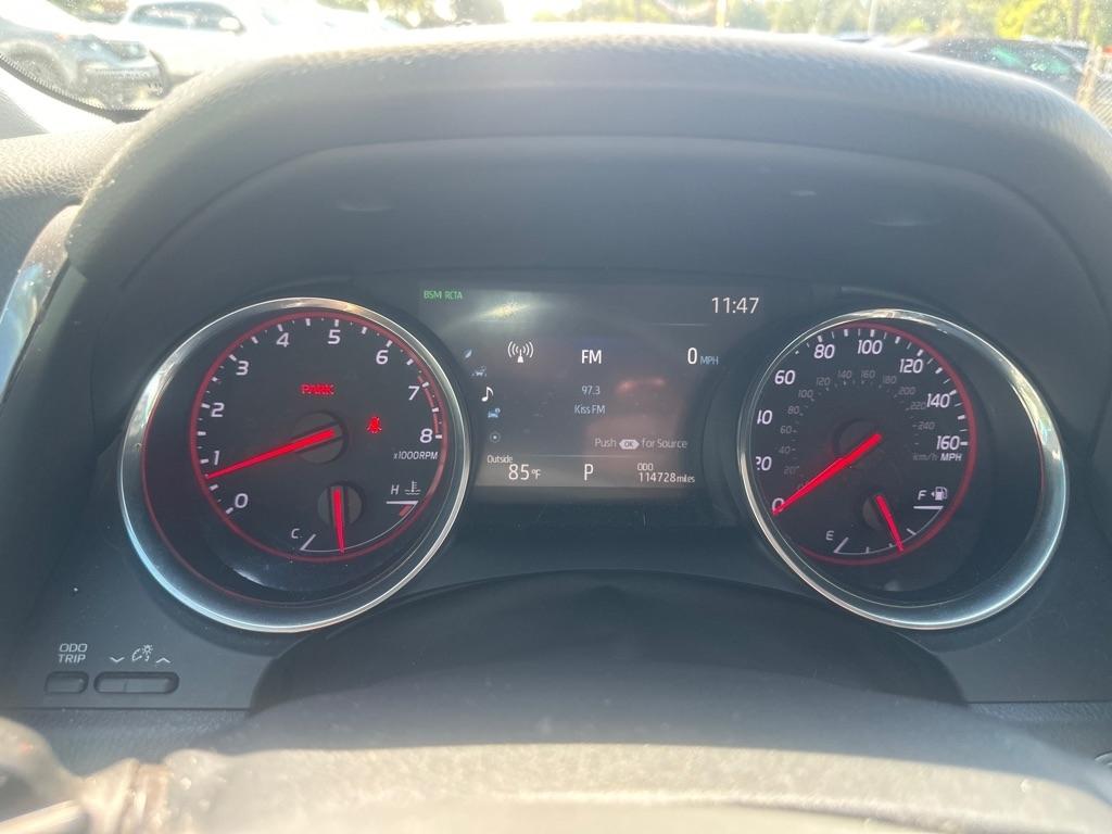 Toyota Camry photo 9