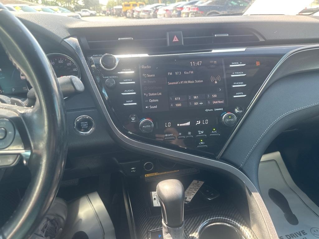 Toyota Camry photo 10