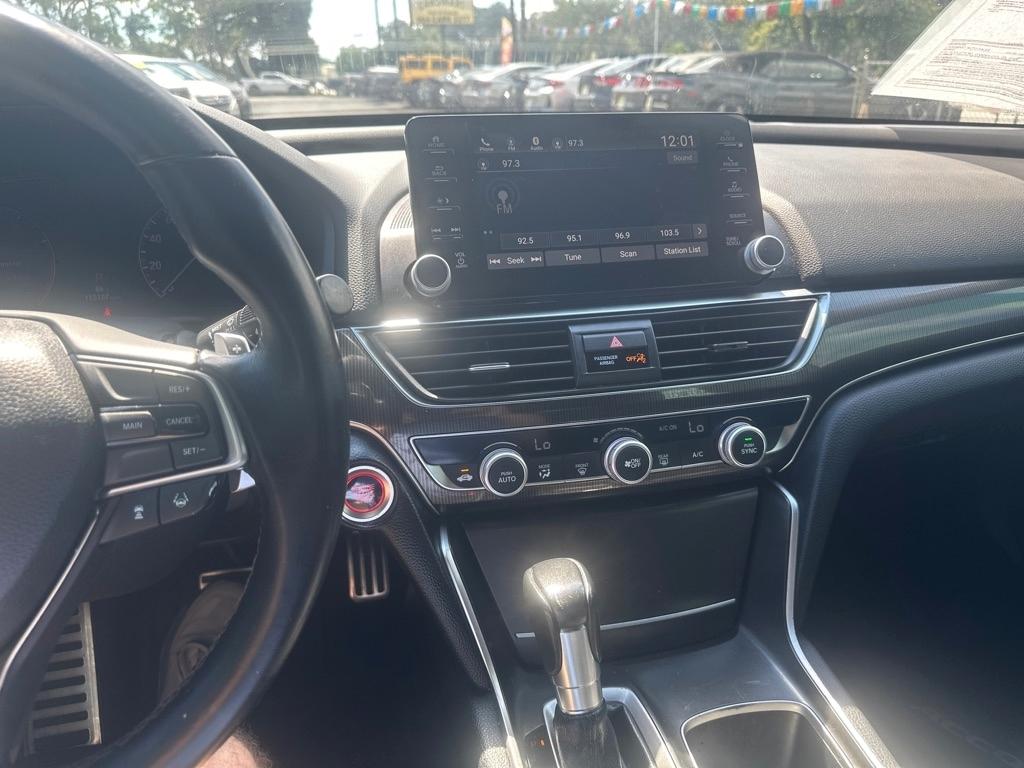 Honda Accord photo 10