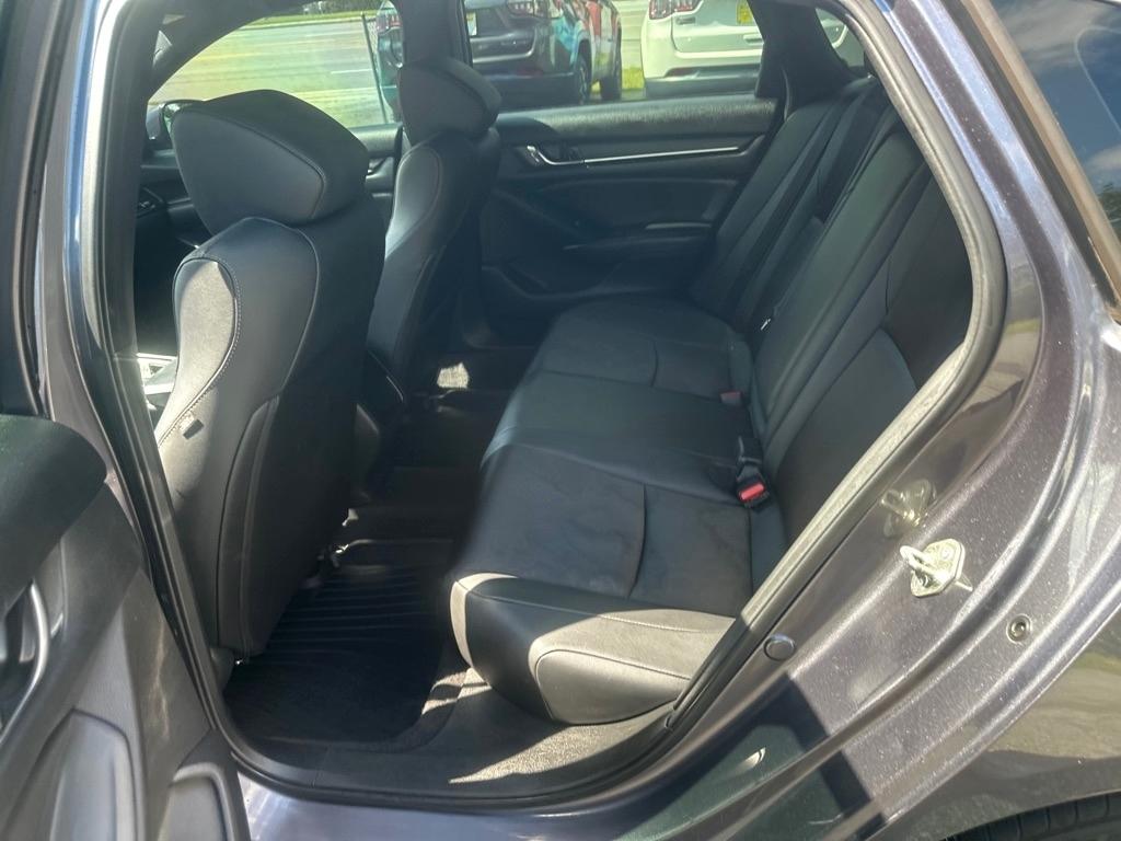 Honda Accord photo 12