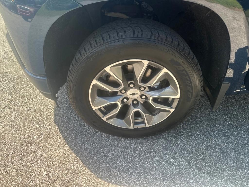Chevrolet Silverado LTD photo 17