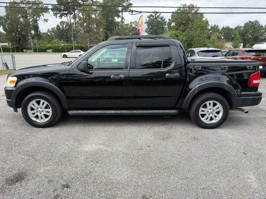 Ford Explorer Sport Trac photo 2