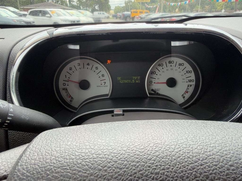 Ford Explorer Sport Trac photo 9