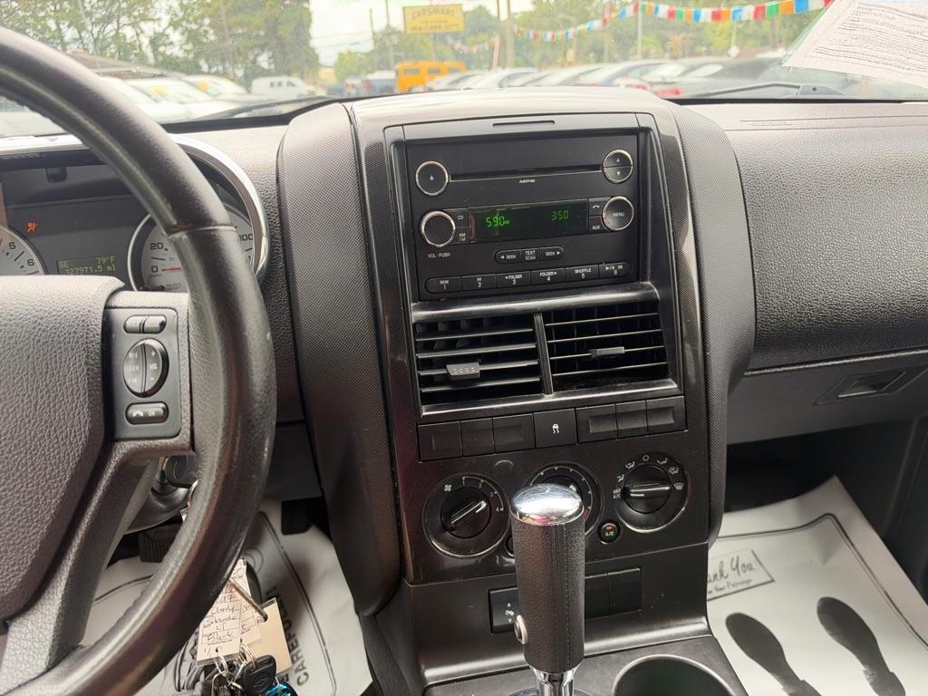 Ford Explorer Sport Trac photo 10