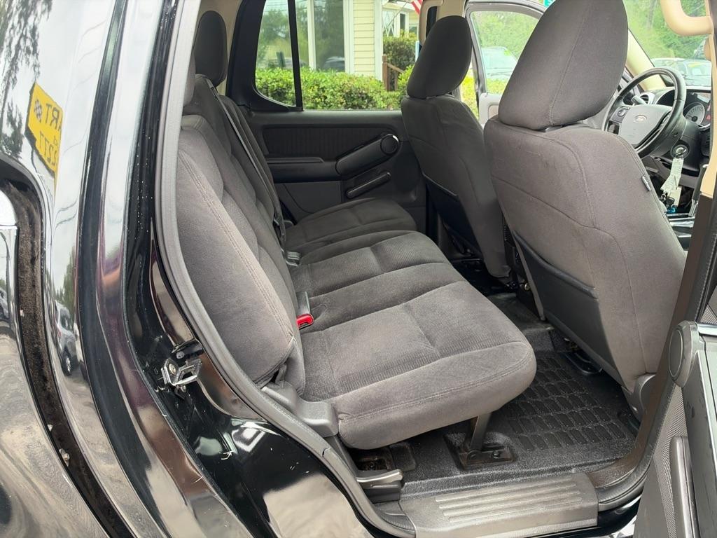 Ford Explorer Sport Trac photo 14