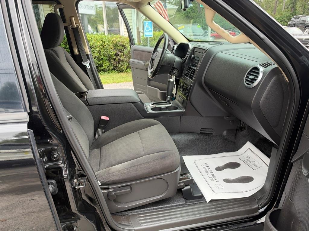 Ford Explorer Sport Trac photo 15