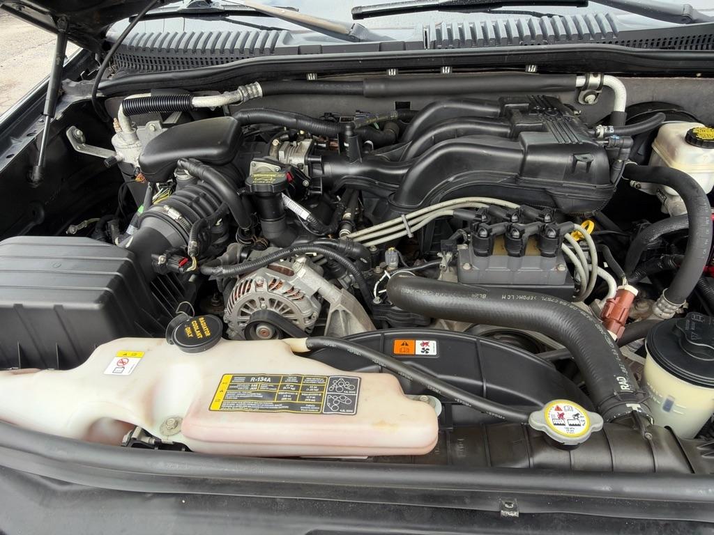 Ford Explorer Sport Trac photo 16