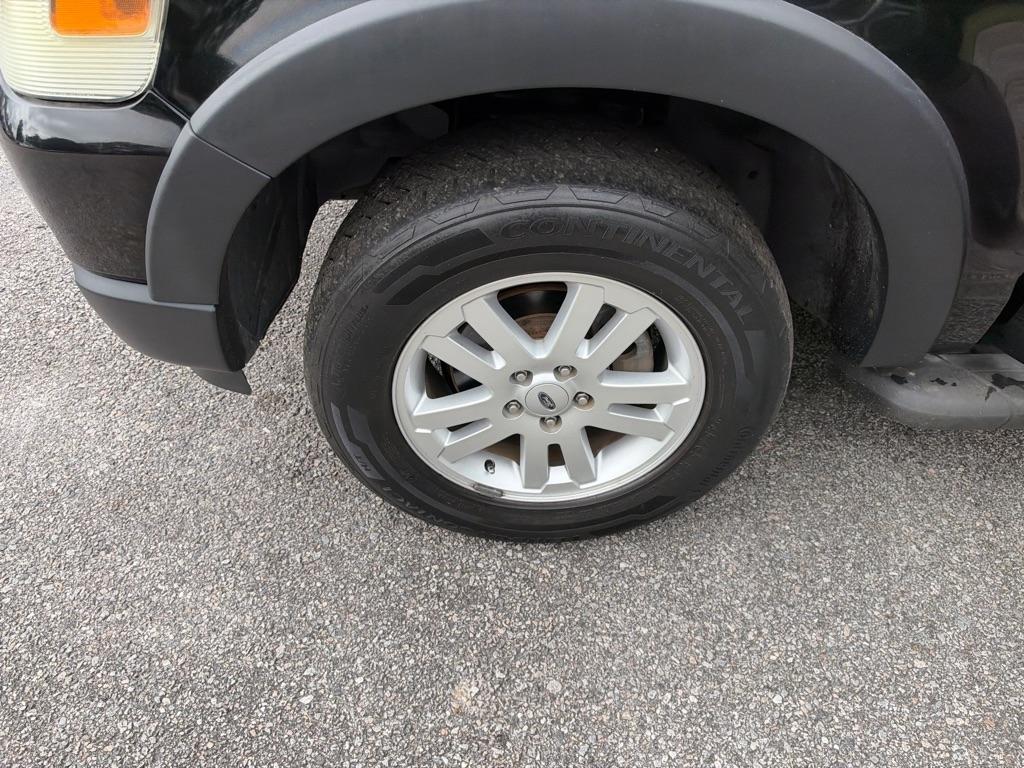 Ford Explorer Sport Trac photo 17