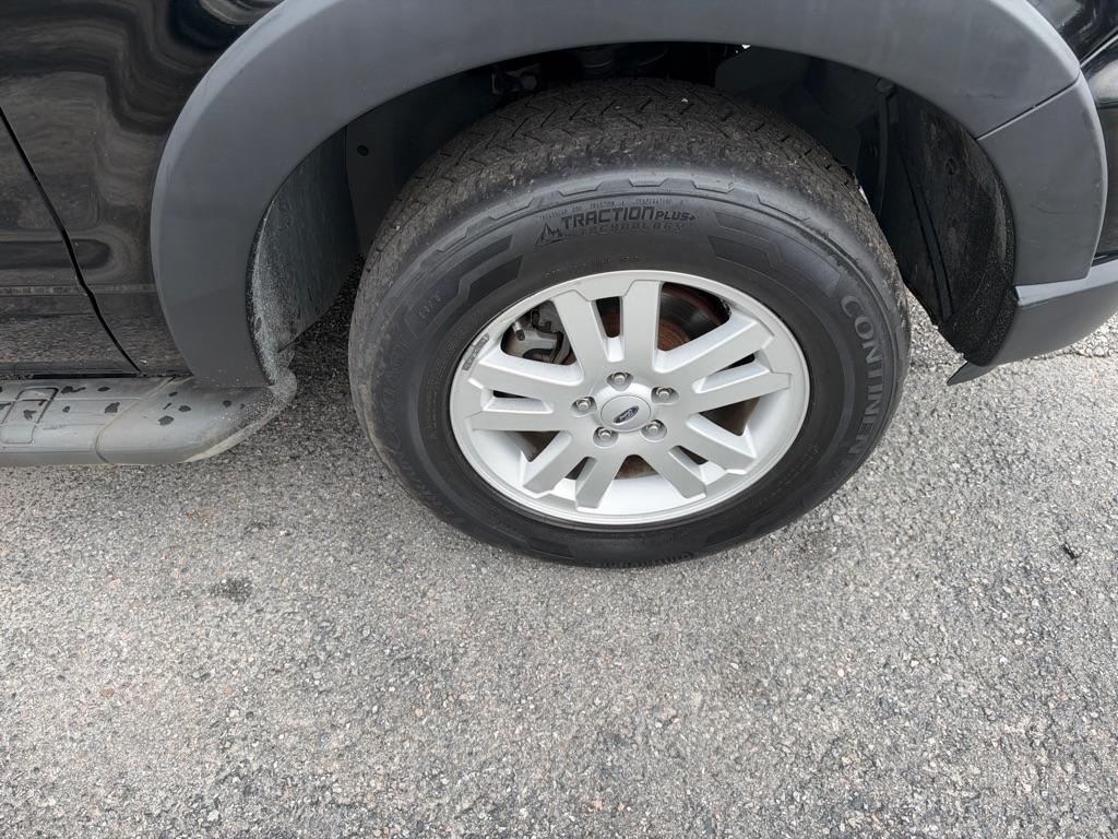 Ford Explorer Sport Trac photo 20
