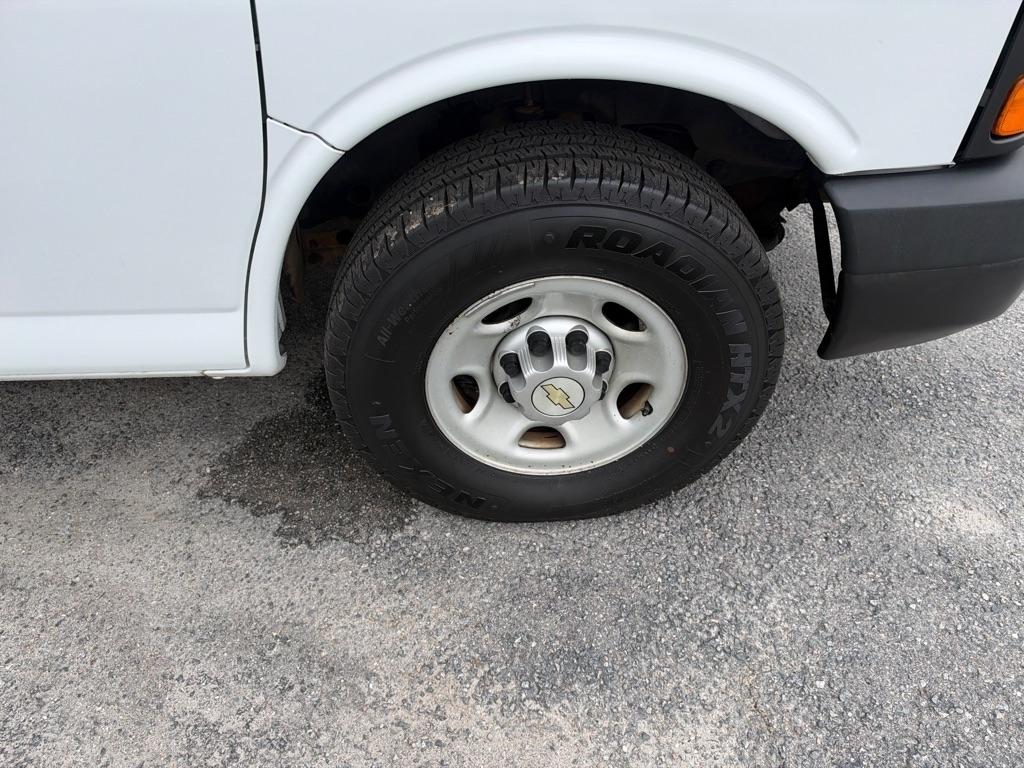 Chevrolet Express photo 19