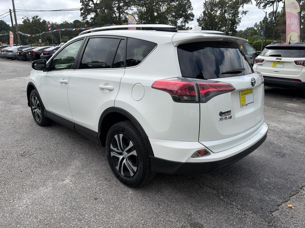 Toyota RAV4 photo 3