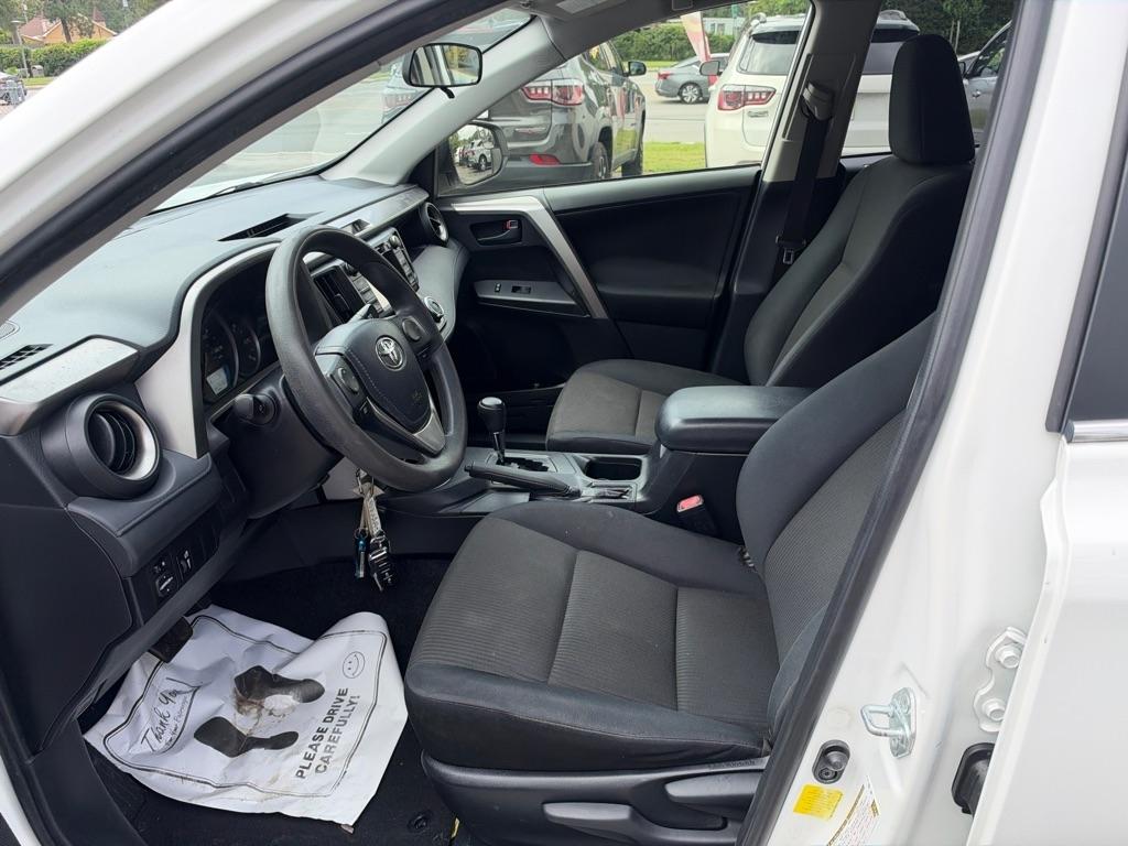 Toyota RAV4 photo 11