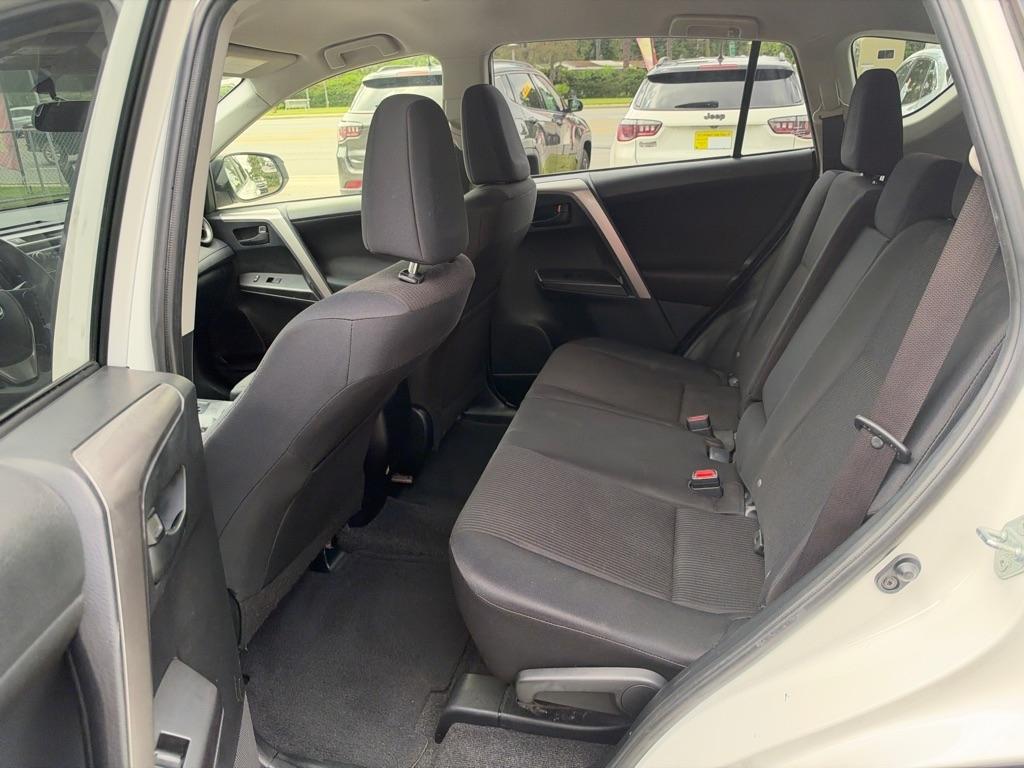 Toyota RAV4 photo 12