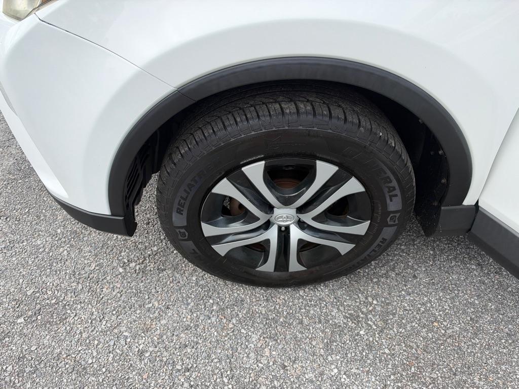 Toyota RAV4 photo 17