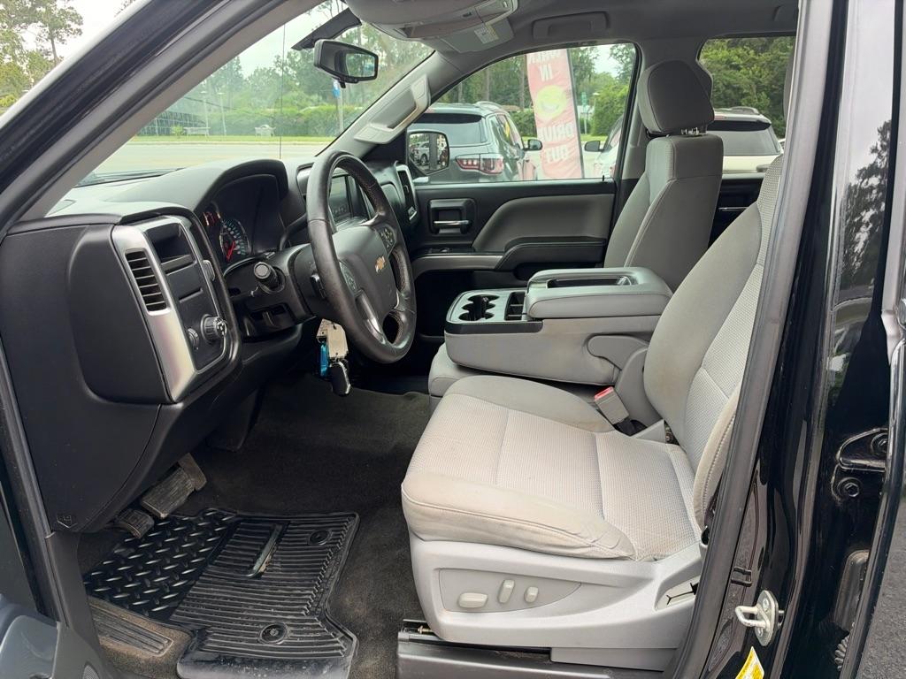 Chevrolet Silverado photo 11