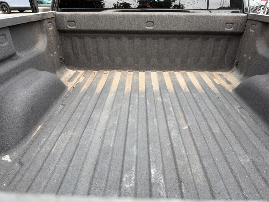 Chevrolet Silverado photo 13
