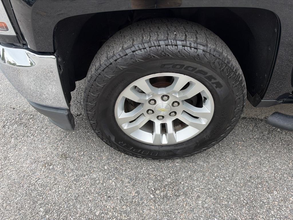 Chevrolet Silverado photo 17