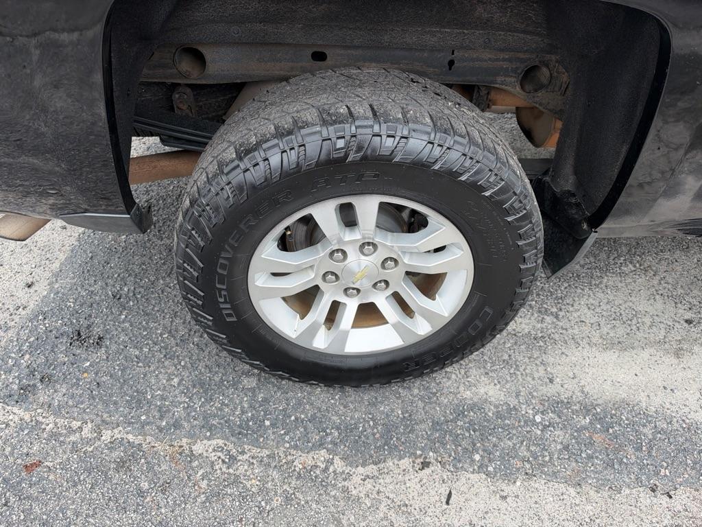 Chevrolet Silverado photo 19