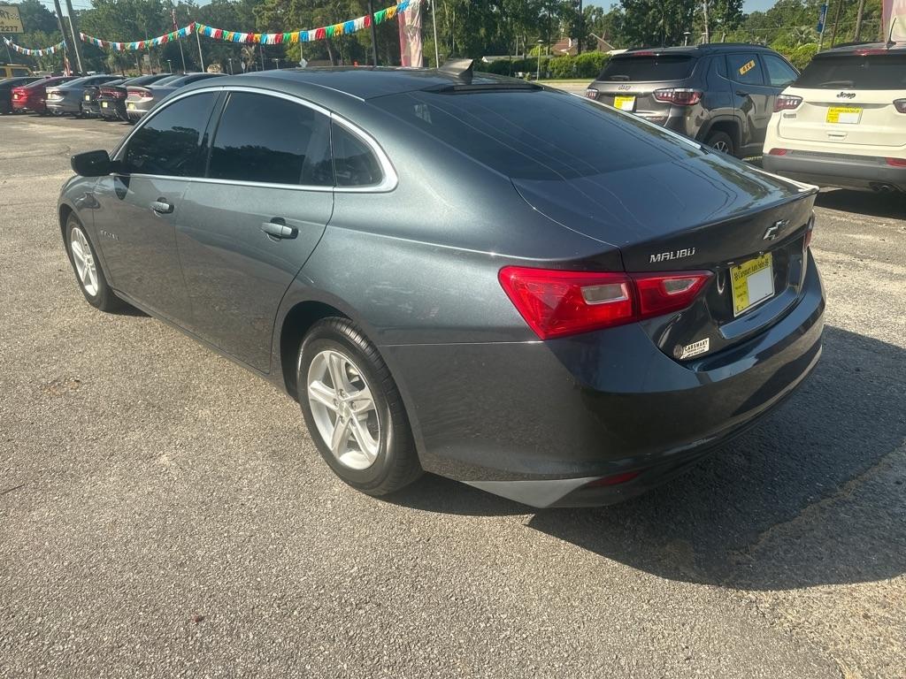 Chevrolet Malibu photo 3