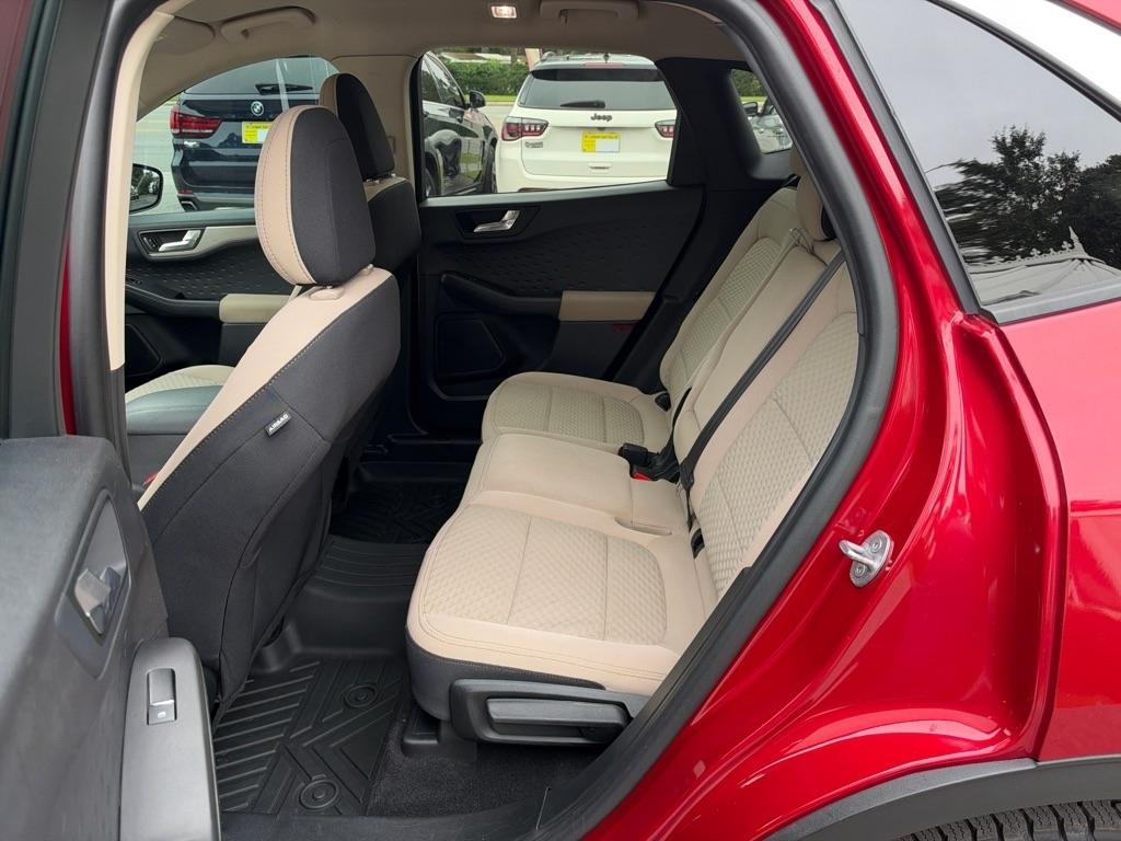 Ford Escape photo 12