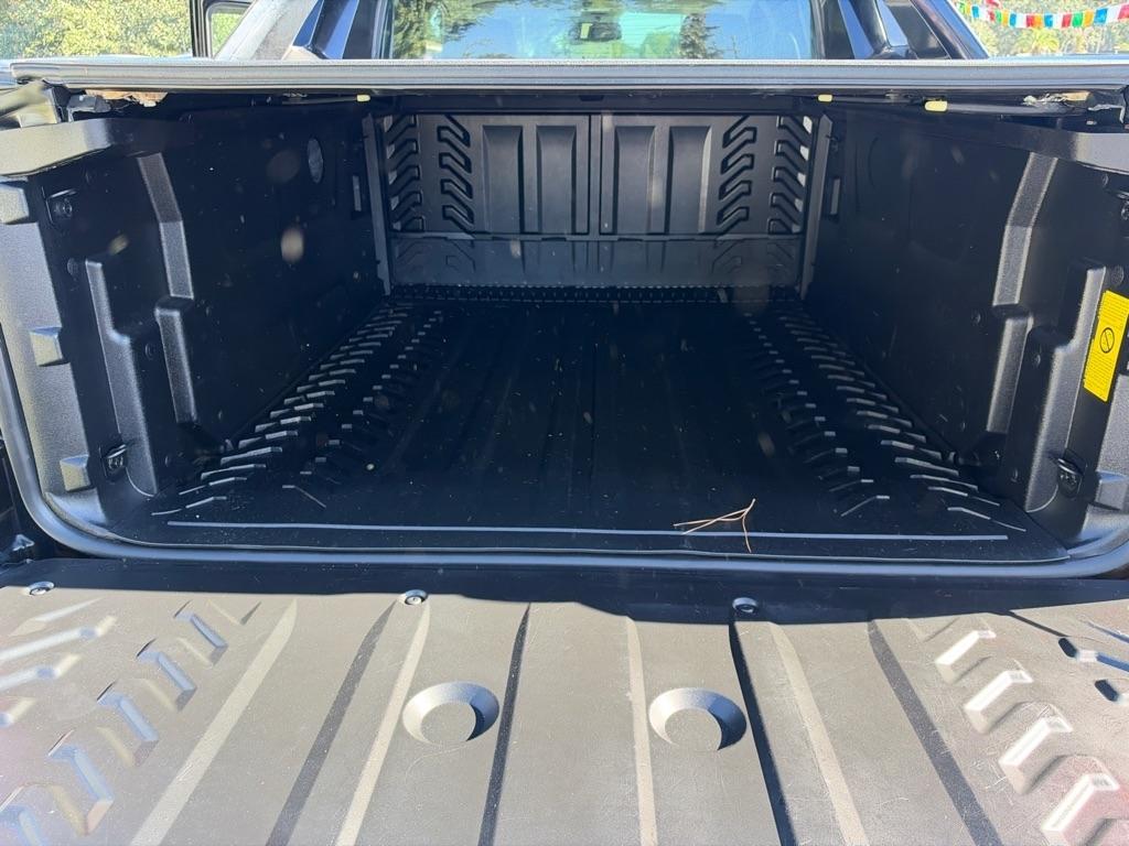 Chevrolet Avalanche LT 4WD 2013