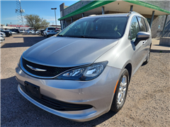 2020 Chrysler Voyager 