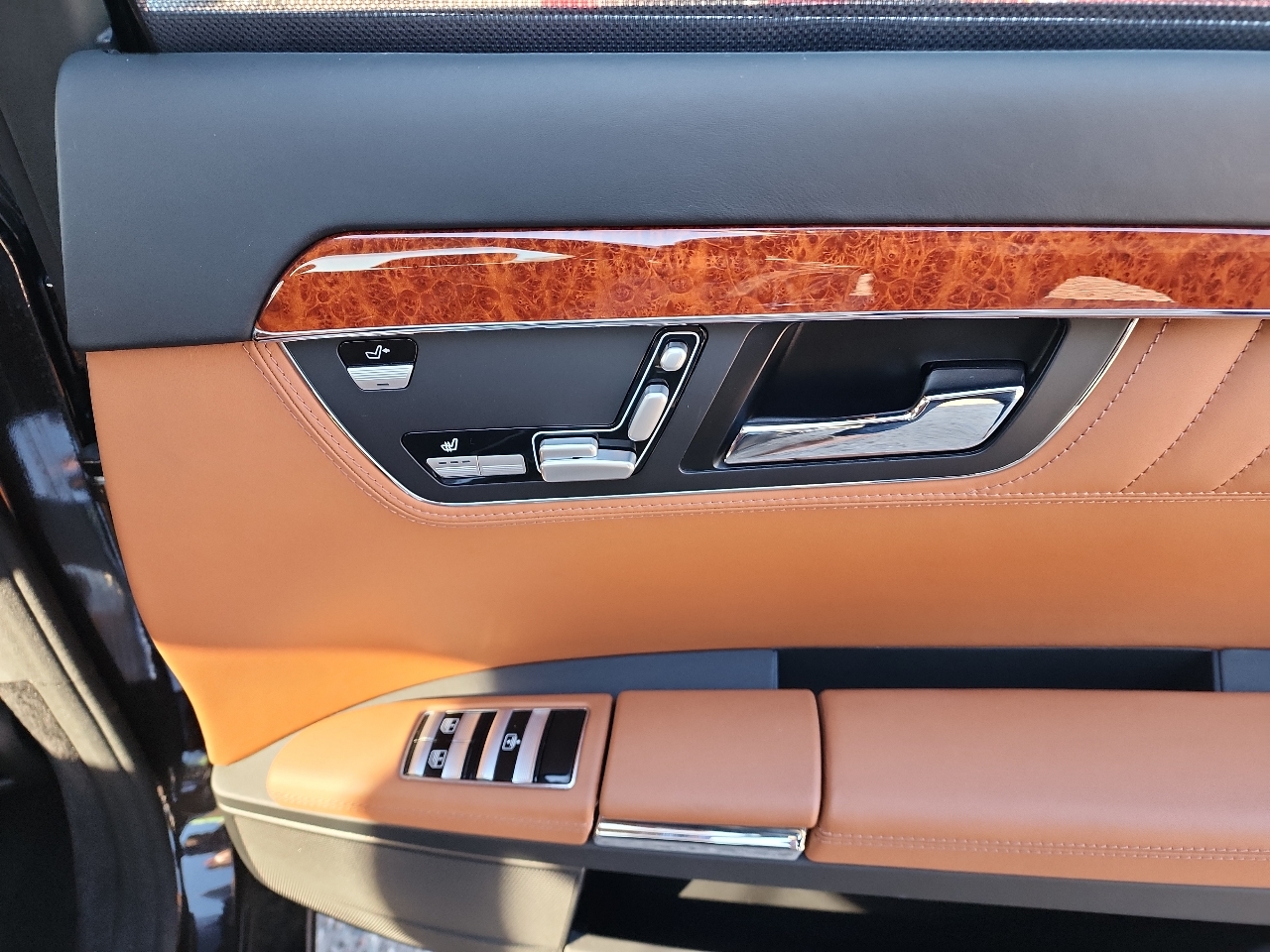 Mercedes-Benz S-Class S550 2007