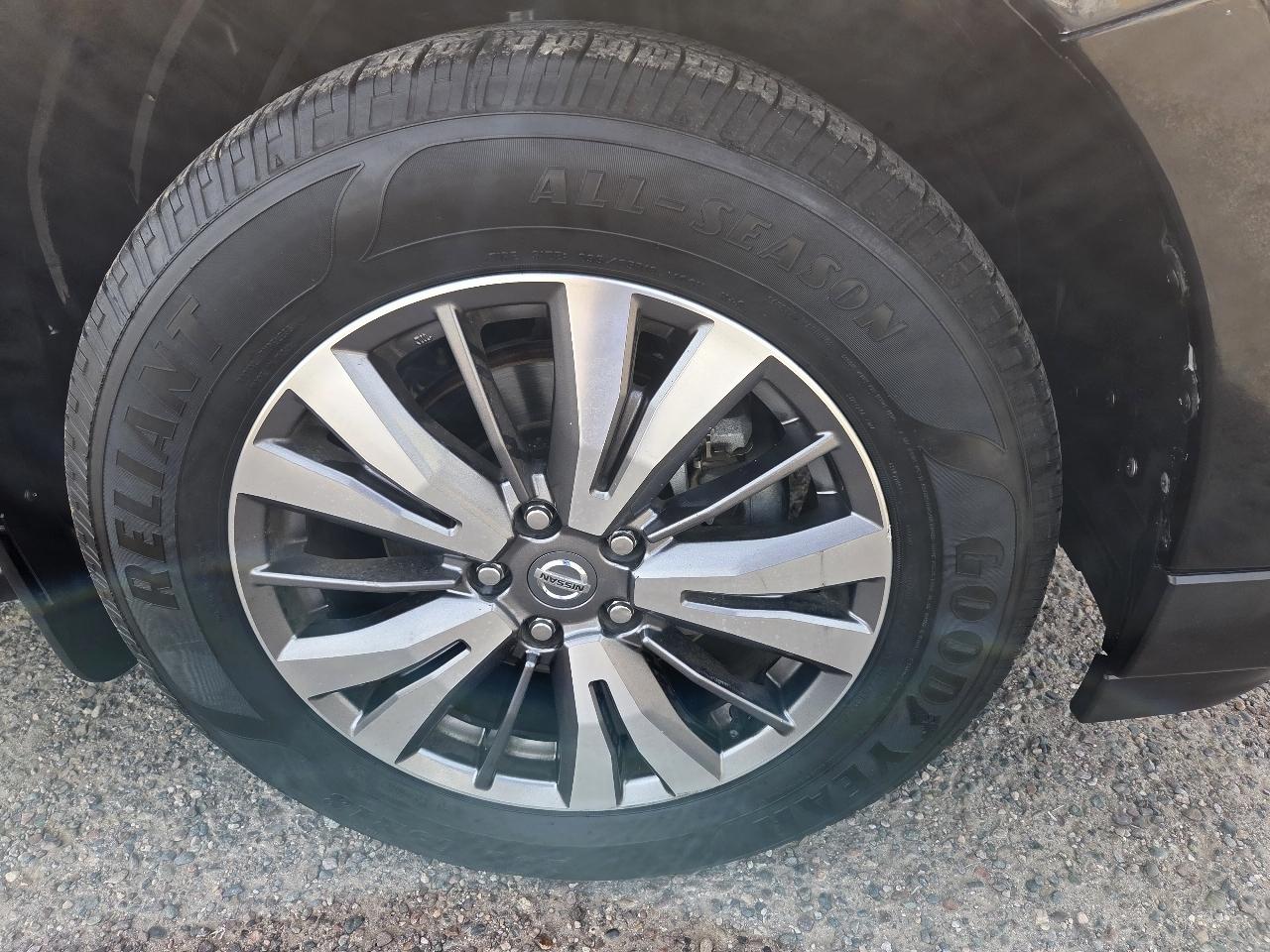 Nissan Pathfinder FWD S 2020