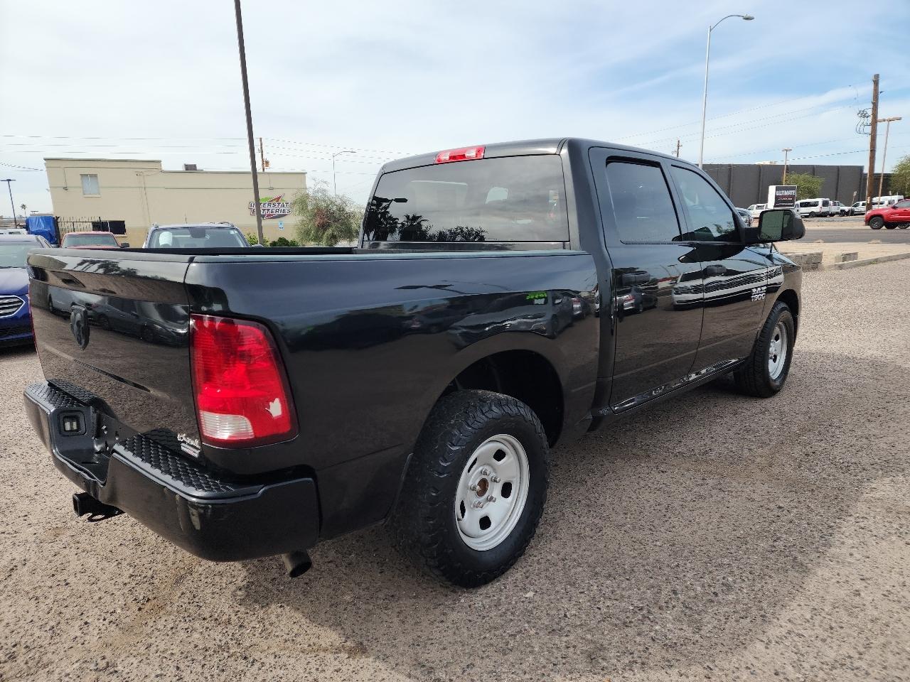RAM 1500 Tradesman 4x2 Crew Cab 5'7" Box 2018