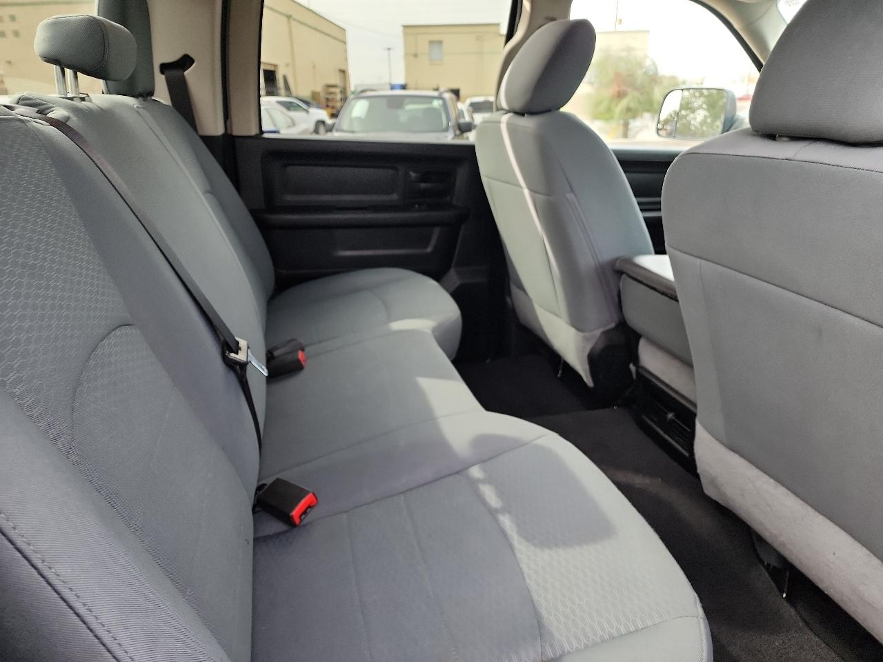 RAM 1500 Tradesman 4x2 Crew Cab 5'7" Box 2018
