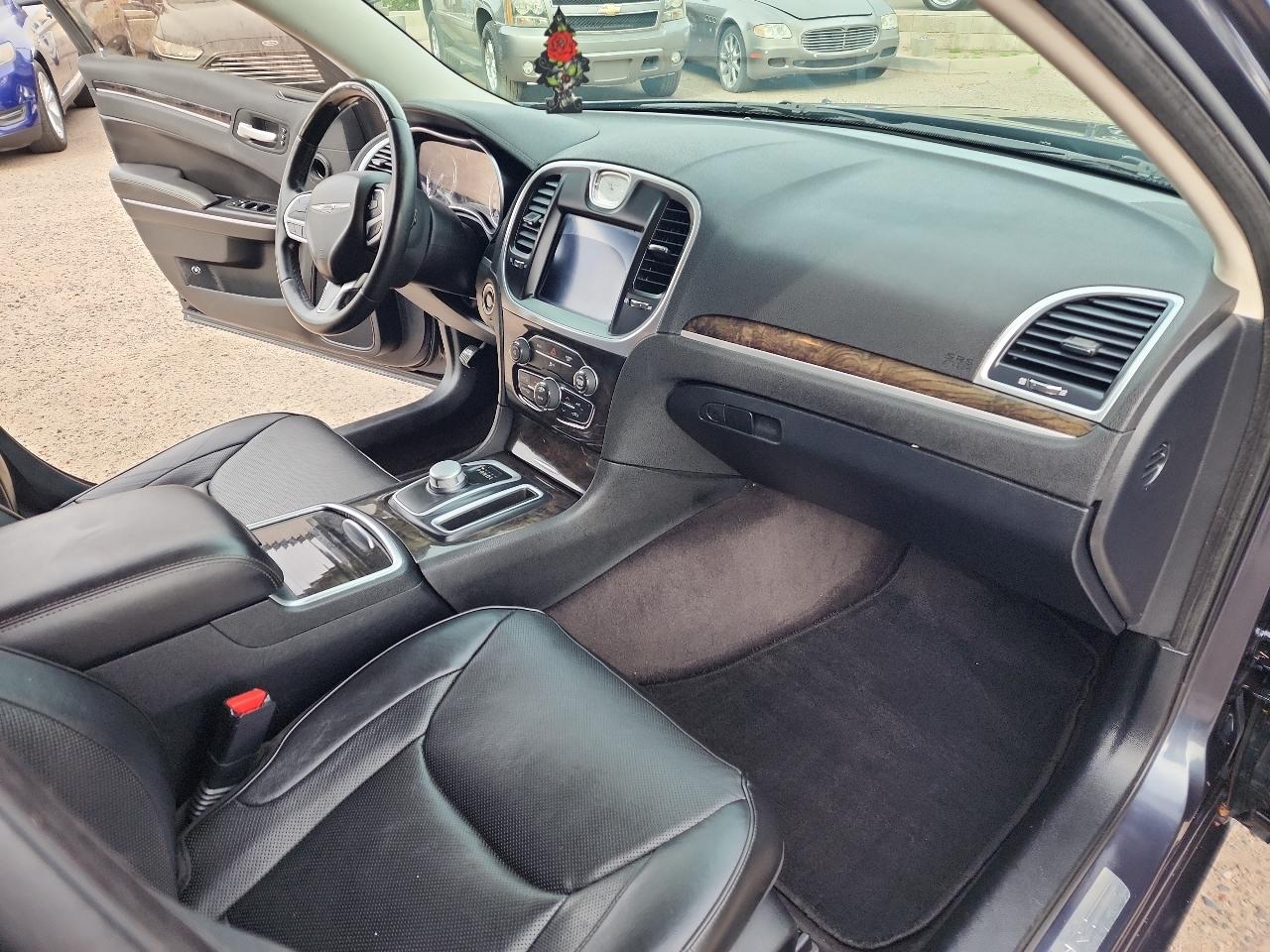 Chrysler 300 Limited RWD 2018