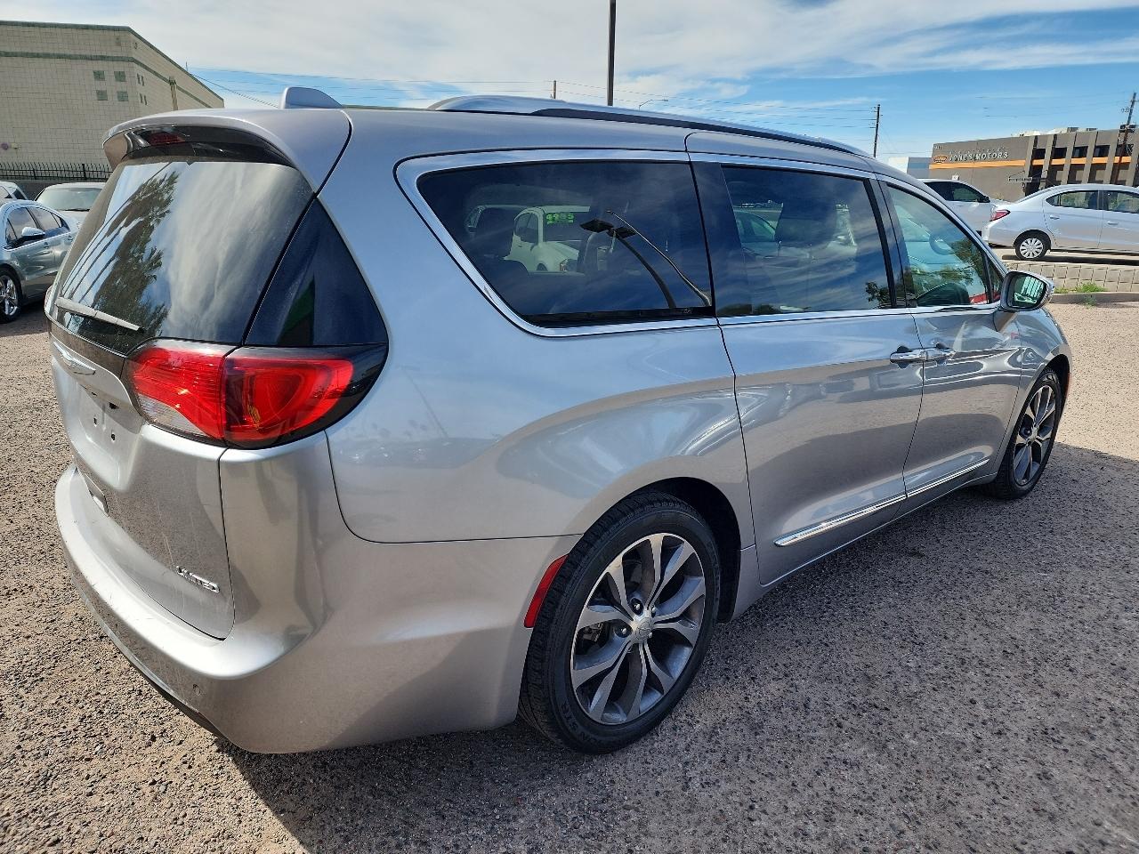 Chrysler Pacifica Limited FWD 2018