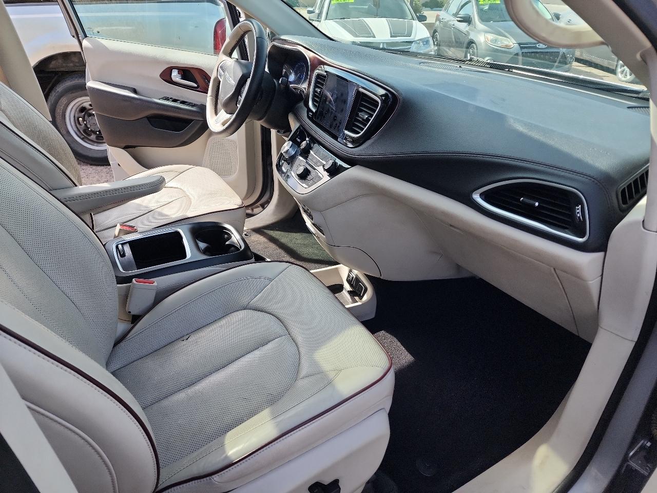 Chrysler Pacifica Limited FWD 2018