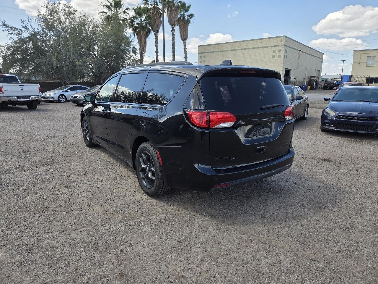 Chrysler Pacifica Limited FWD 2018
