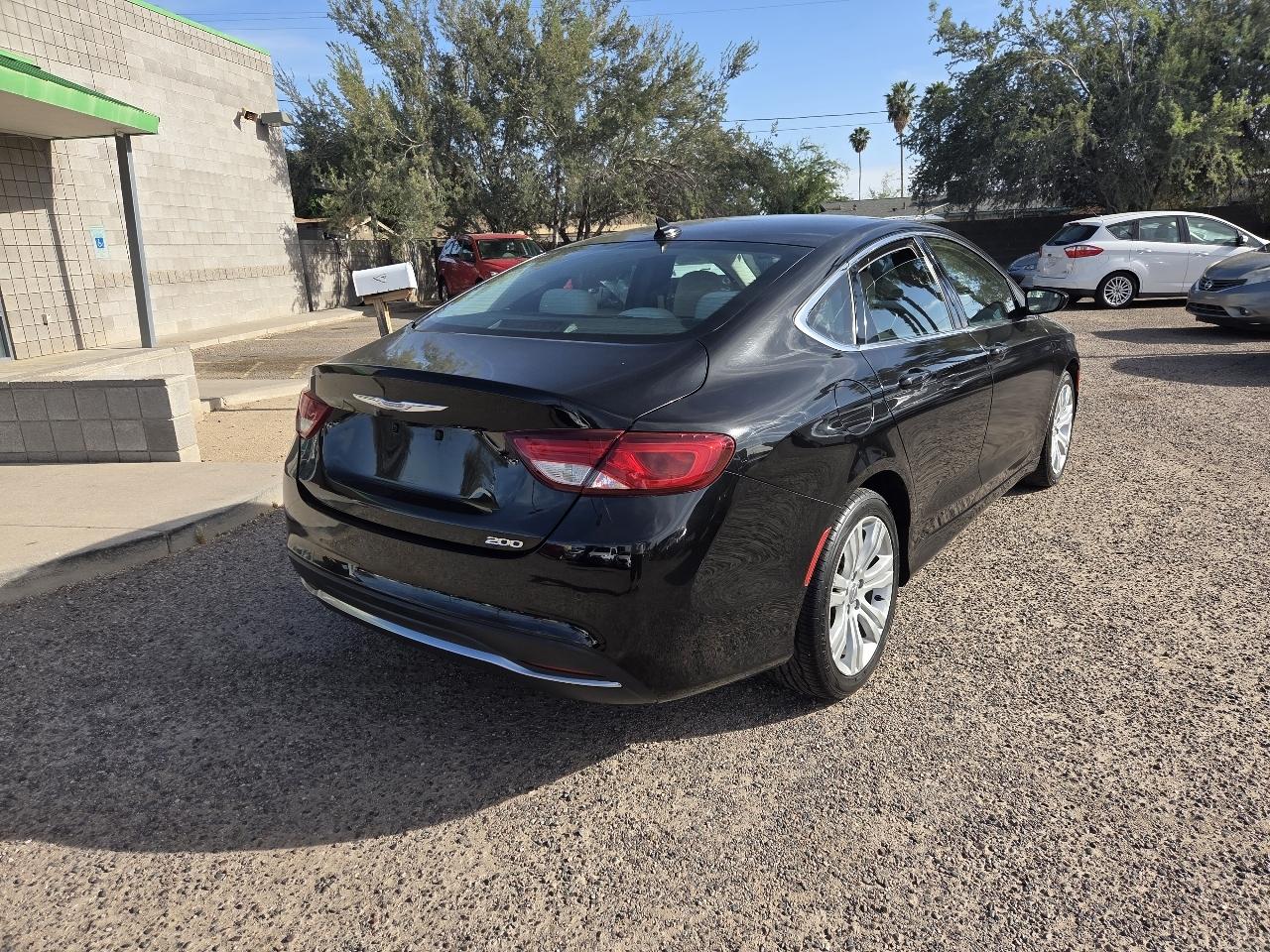Chrysler 200 4dr Sdn Limited FWD 2015