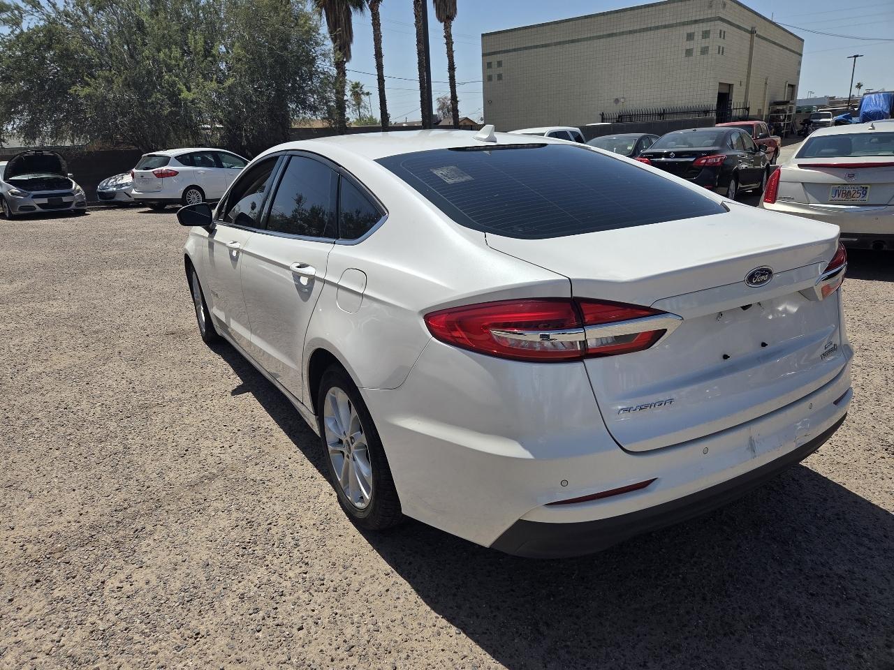 Ford Fusion Hybrid SE FWD 2019