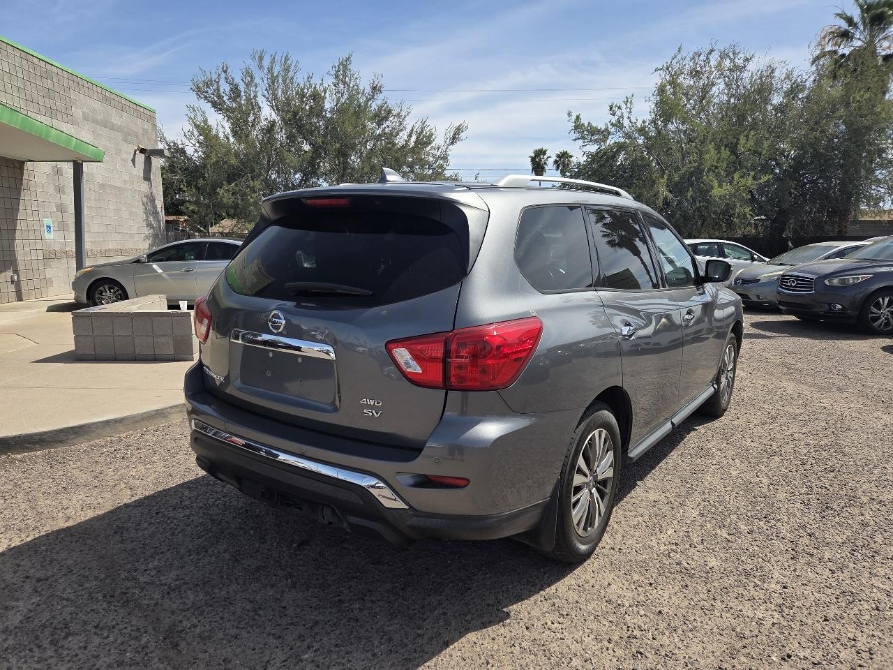 Nissan Pathfinder 4x4 SV 2019